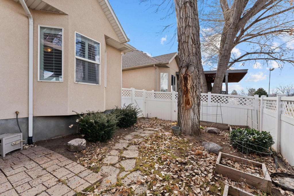 9928 S CASCADE DR Sandy, UT 84070