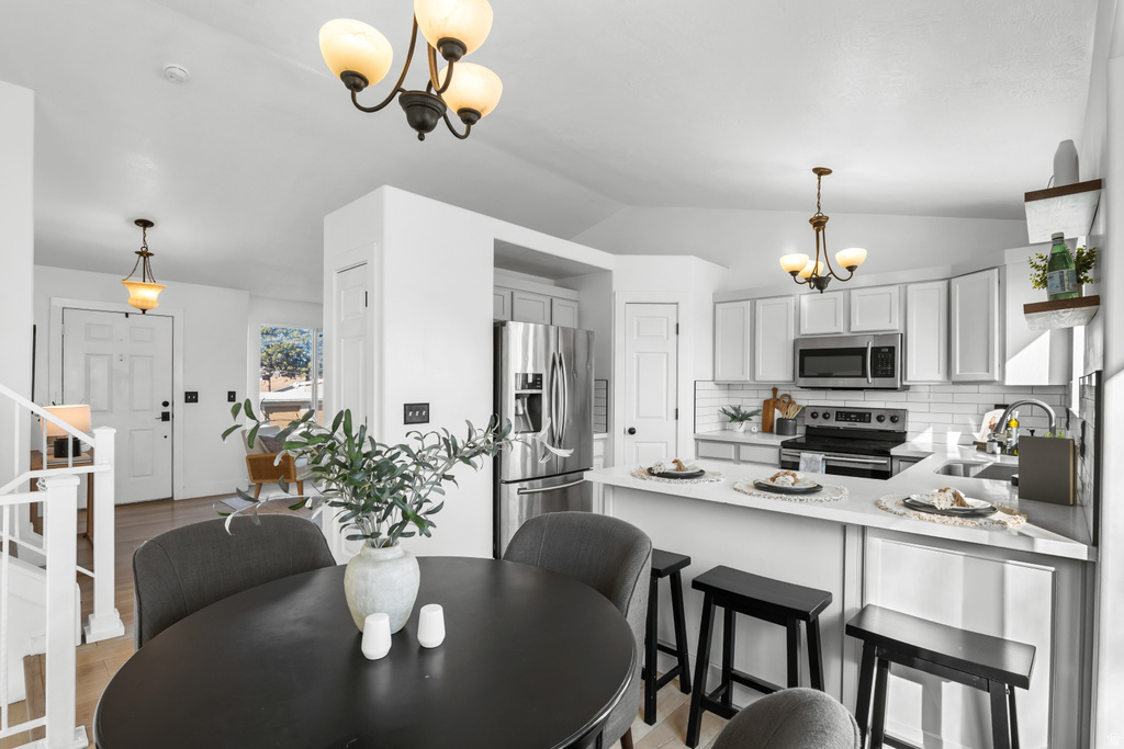 3877 S 6620 W West Valley City, UT 84128