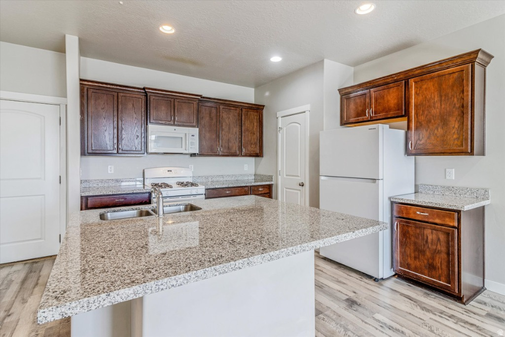 5653 W PELICAN RIDGE LN West Valley City, UT 84118