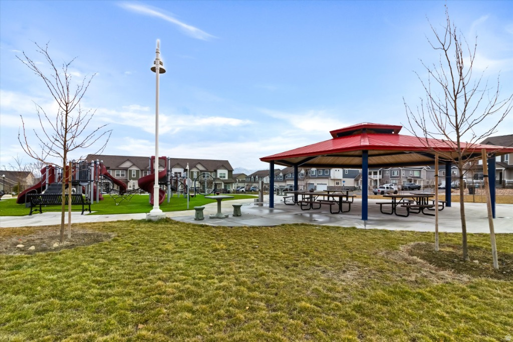 5653 W PELICAN RIDGE LN West Valley City, UT 84118