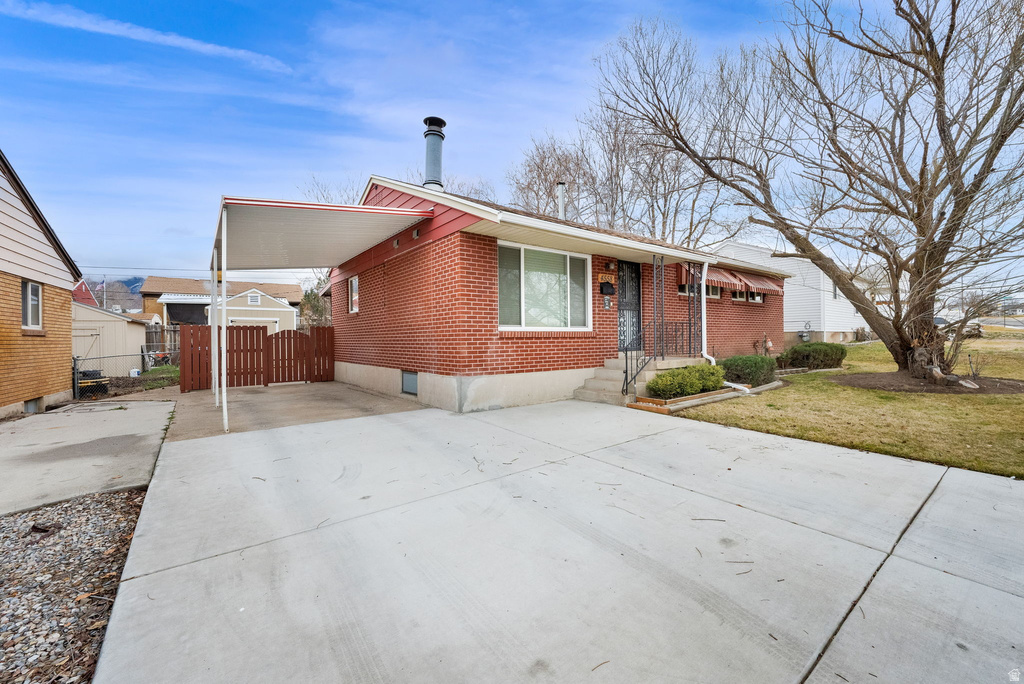 4558 S 300 W Washington Terrace, UT 84405