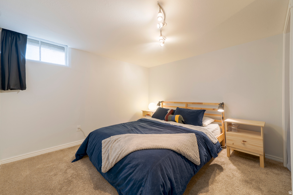 1245 E RIDGEDALE LN Salt Lake City, UT 84106