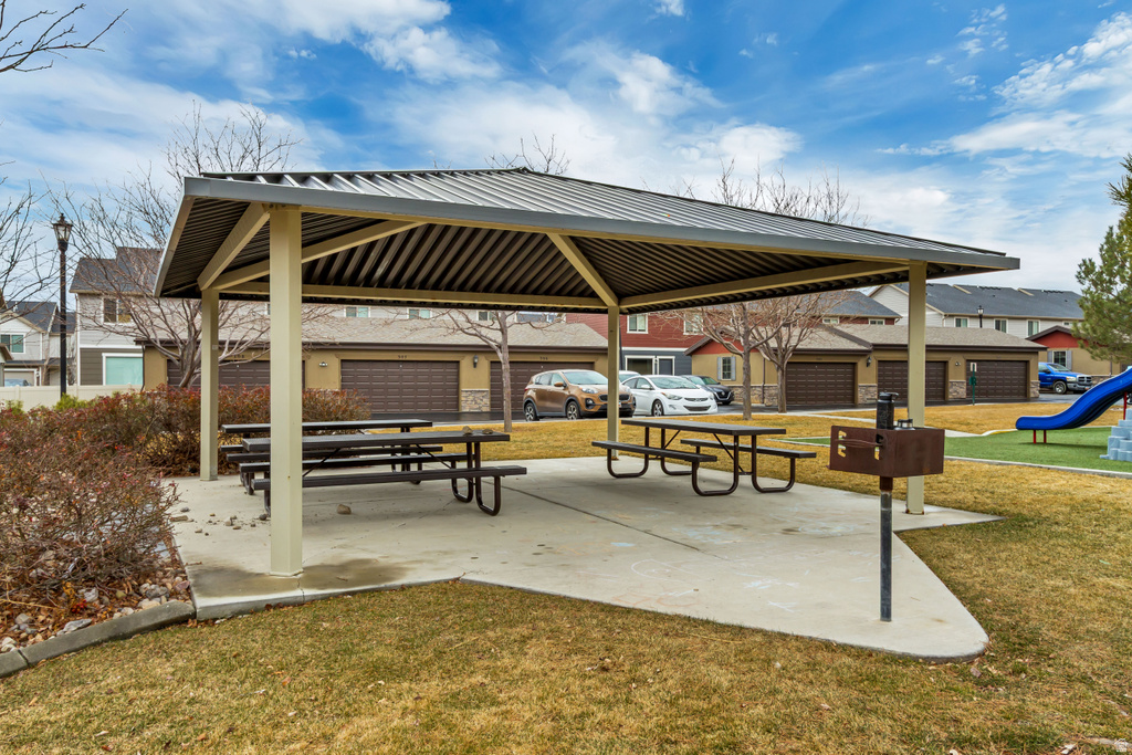 203 E JORDAN RIDGE BLVD #204 Saratoga Springs, UT 84045