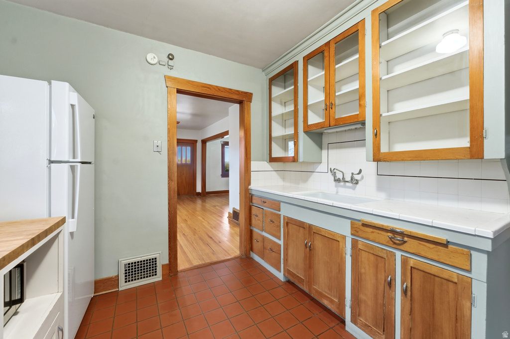 687 E 6TH AVE Salt Lake City, UT 84103