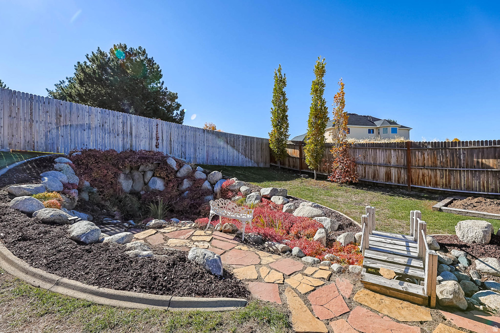 2342 E CHARROS RD Sandy, UT 84092