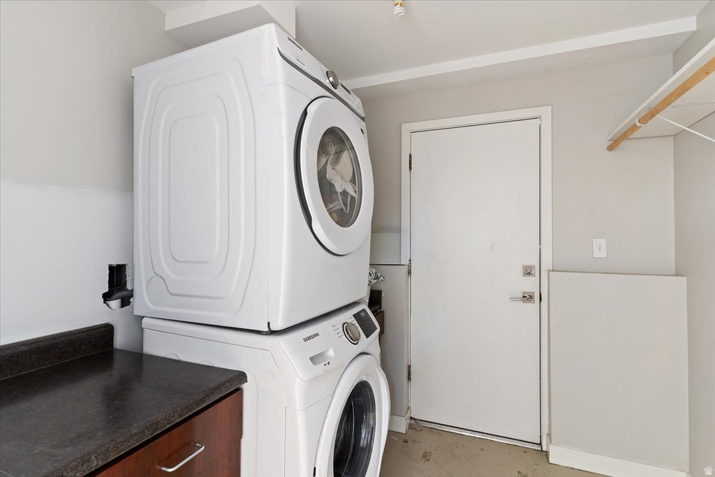 1593 E 6600 S Uintah, UT 84405