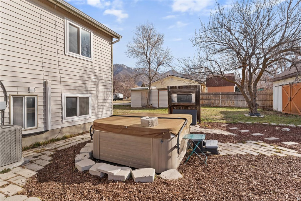 1593 E 6600 S Uintah, UT 84405