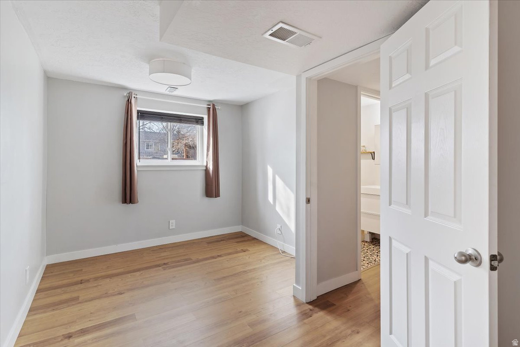 1593 E 6600 S Uintah, UT 84405