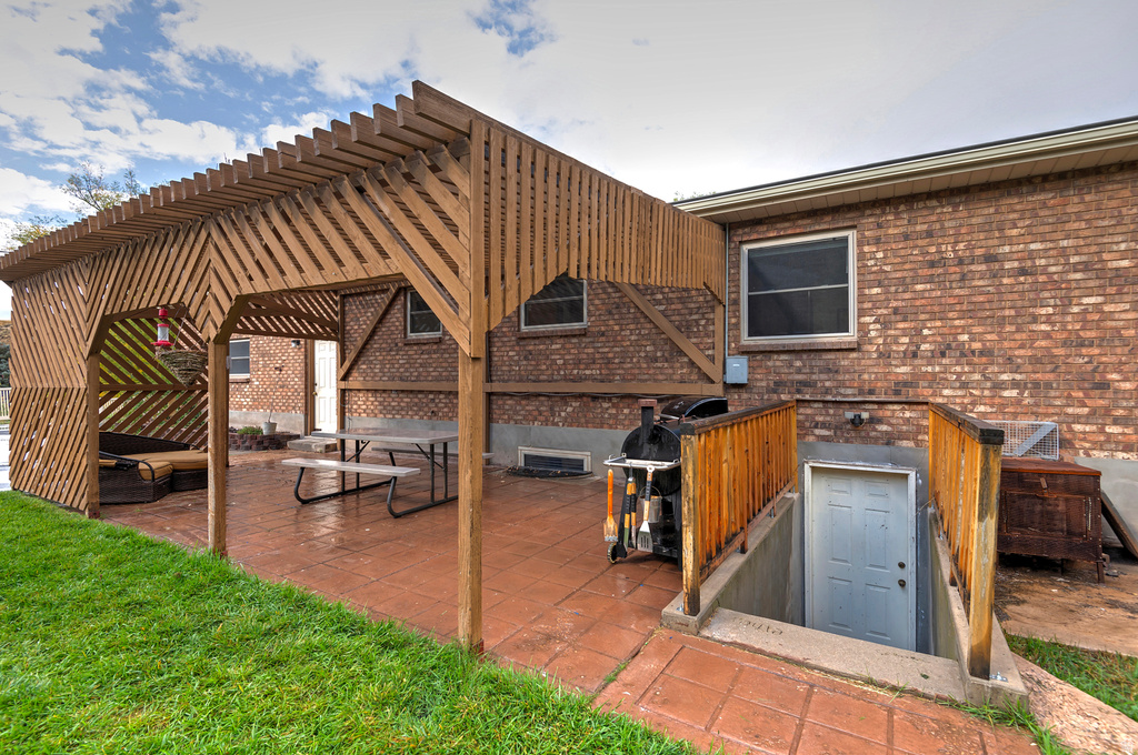 2575 W STATE ROAD 32 Peoa, UT 84061