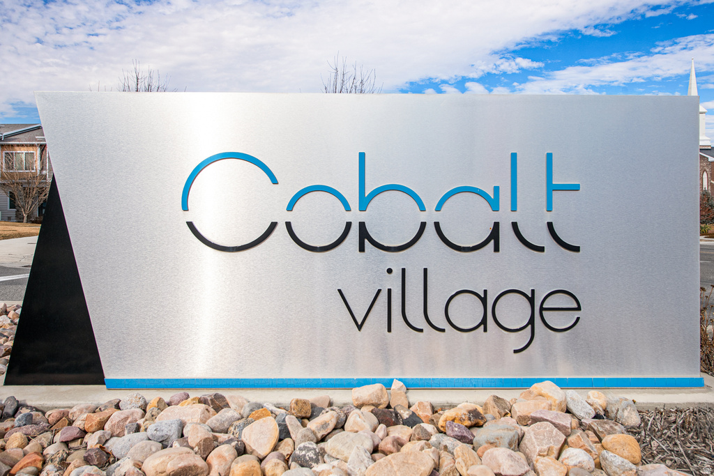 15417 S NAVY TRAILS LN Bluffdale, UT 84065