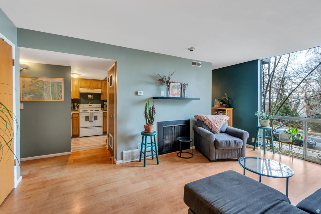 438 N CENTER ST #201 Salt Lake City, UT 84103