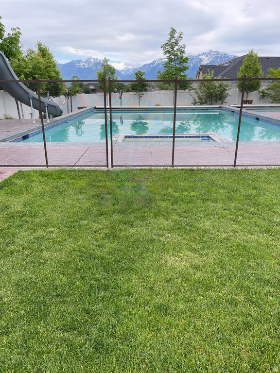 3208 W 10540 S South Jordan, UT 84095