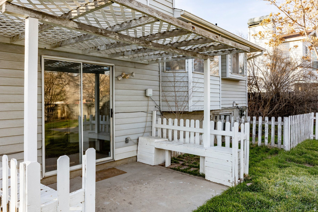 846 N STARCREST DR Salt Lake City, UT 84116