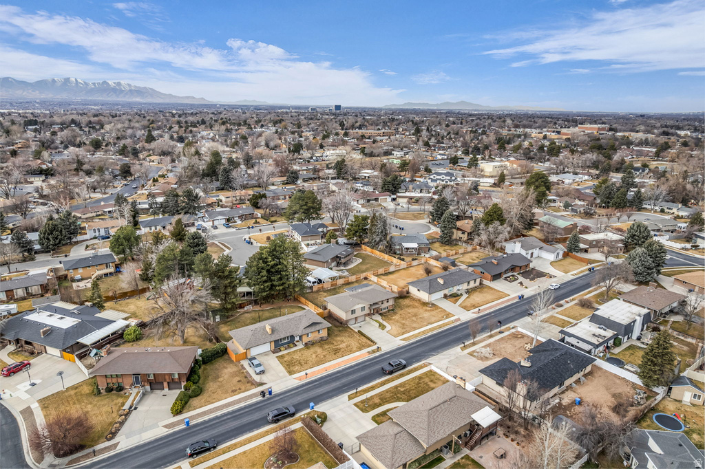 6264 S STEEPLE CHASE LN Murray, UT 84121