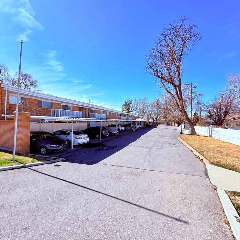 886 E MAPLE CREST CT #23 Salt Lake City, UT 84106