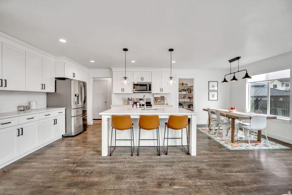 156 N VALCREST DR Saratoga Springs, UT 84045