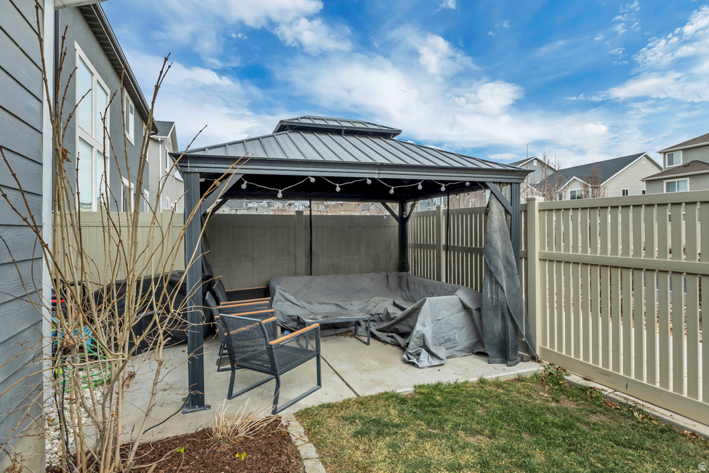 156 N VALCREST DR Saratoga Springs, UT 84045