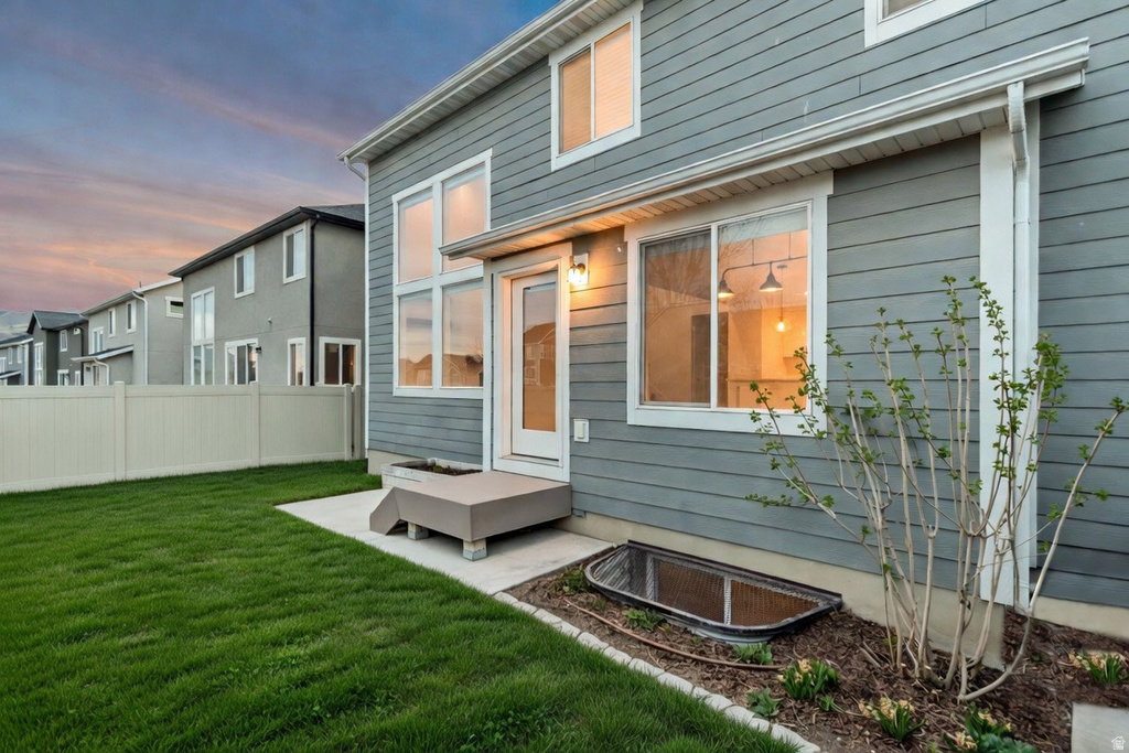 156 N VALCREST DR Saratoga Springs, UT 84045