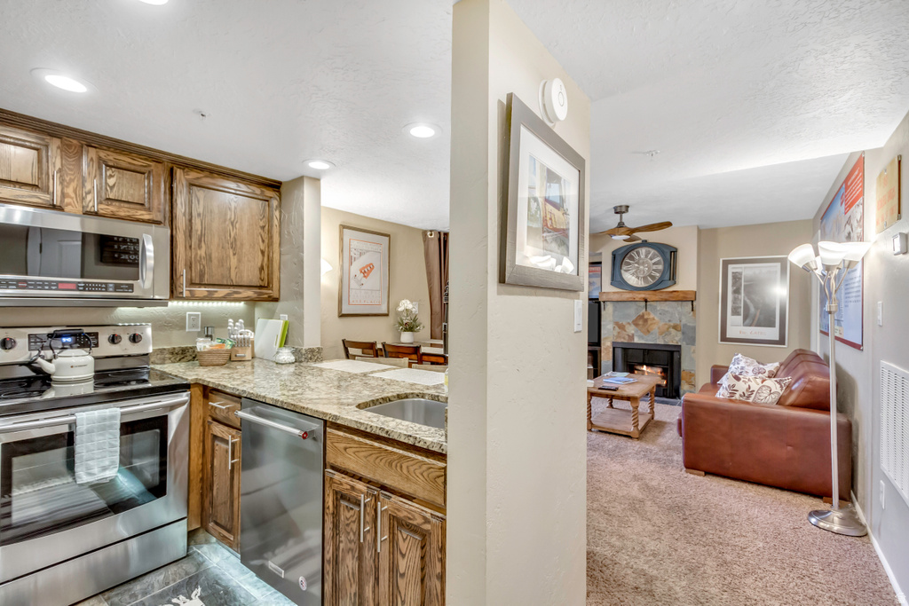 2000 PROSPECTOR AVE #411 Park City, UT 84060