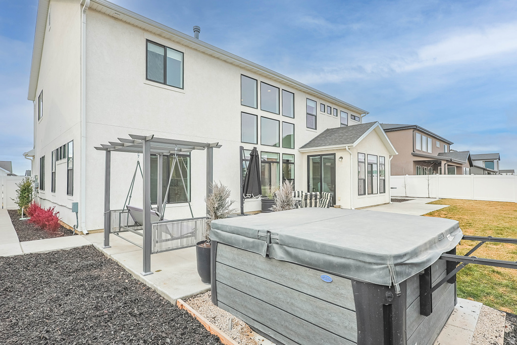3301 S 2410 W Syracuse, UT 84075