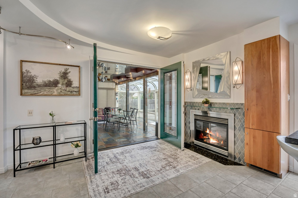 635 E PIONEER AVE Sandy, UT 84070