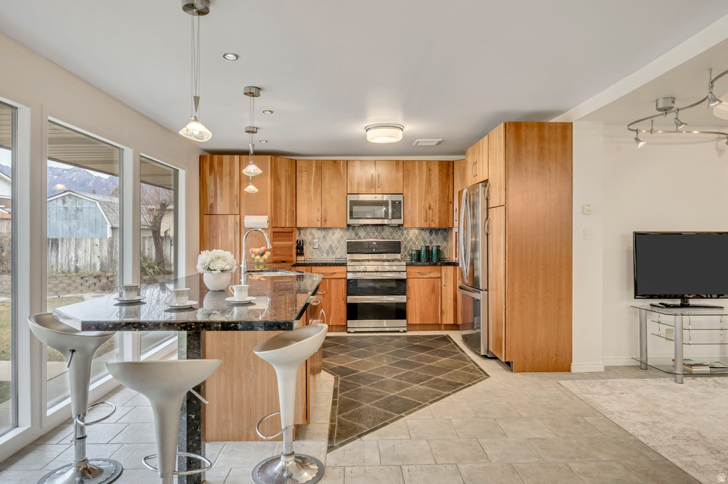 635 E PIONEER AVE Sandy, UT 84070