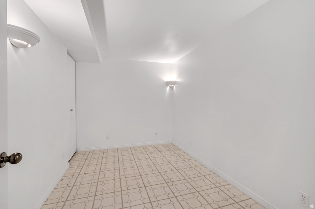 635 E PIONEER AVE Sandy, UT 84070