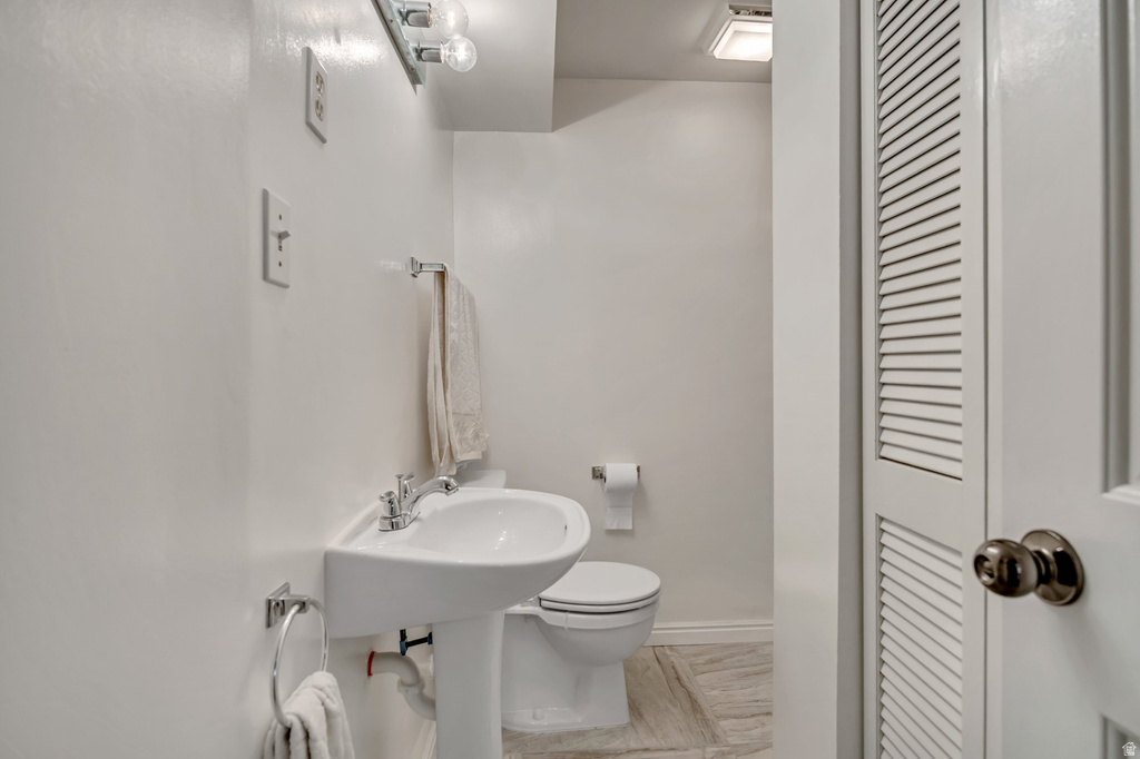 635 E PIONEER AVE Sandy, UT 84070