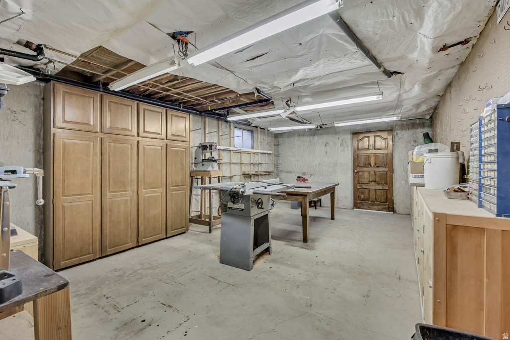 635 E PIONEER AVE Sandy, UT 84070