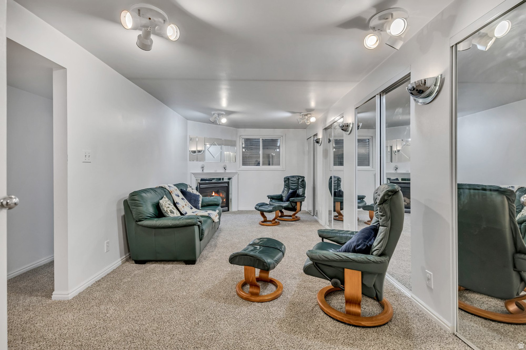 635 E PIONEER AVE Sandy, UT 84070