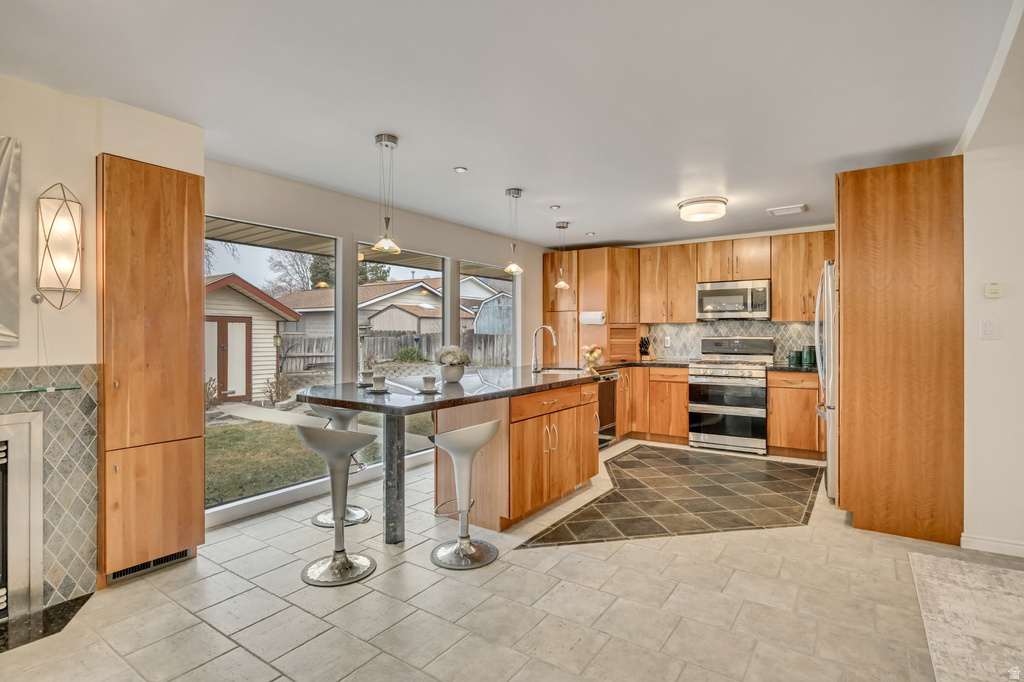 635 E PIONEER AVE Sandy, UT 84070