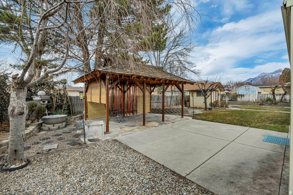 635 E PIONEER AVE Sandy, UT 84070