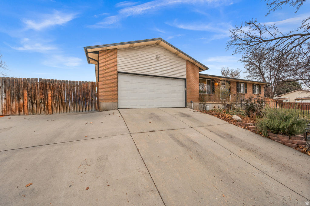 7106 S ANGELSEA DR West Jordan, UT 84084