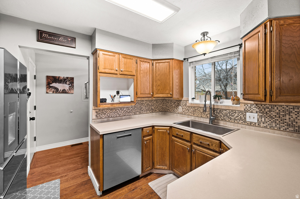 7106 S ANGELSEA DR West Jordan, UT 84084