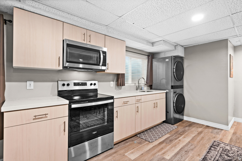 7106 S ANGELSEA DR West Jordan, UT 84084