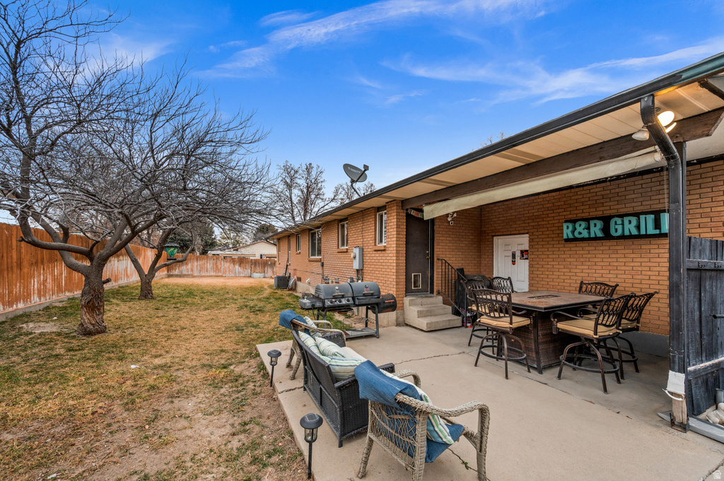 7106 S ANGELSEA DR West Jordan, UT 84084