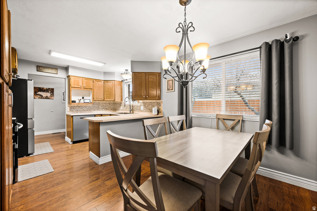 7106 S ANGELSEA DR West Jordan, UT 84084