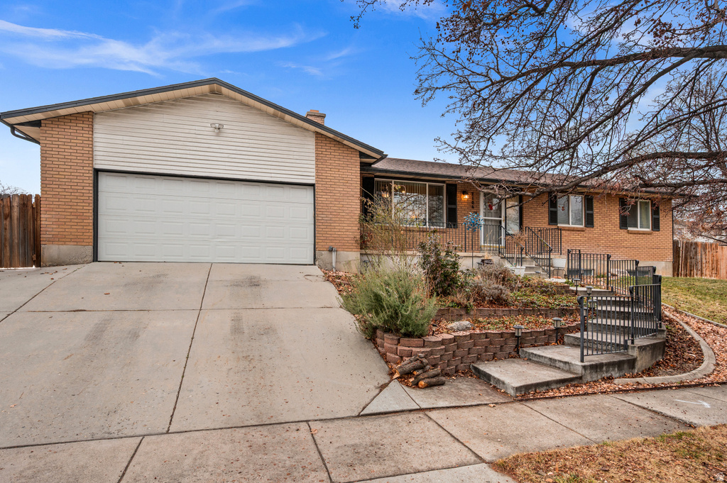 7106 S ANGELSEA DR West Jordan, UT 84084