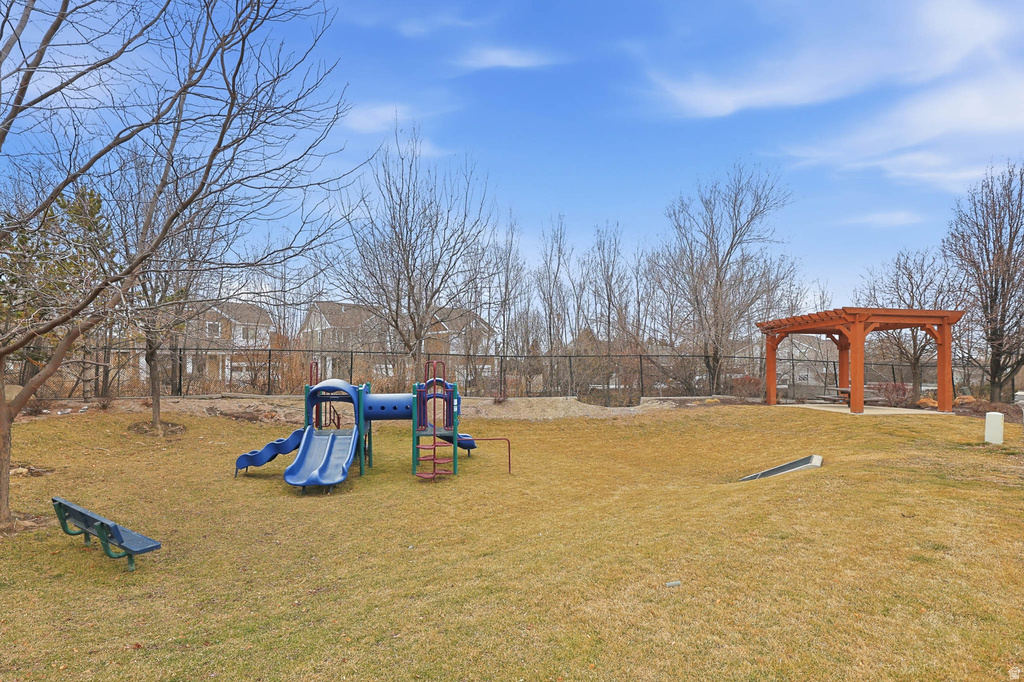 153 E CRESCENT LN Sandy, UT 84070