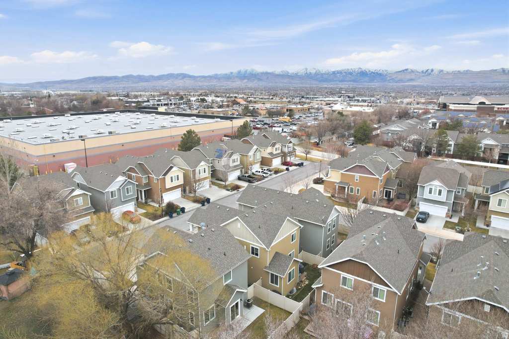 153 E CRESCENT LN Sandy, UT 84070
