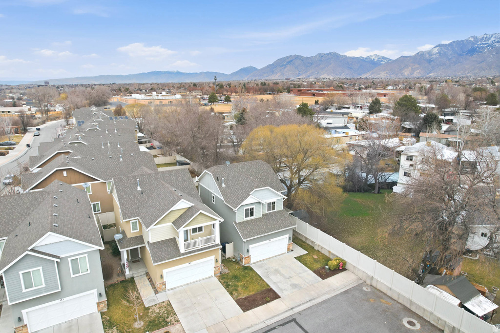 153 E CRESCENT LN Sandy, UT 84070