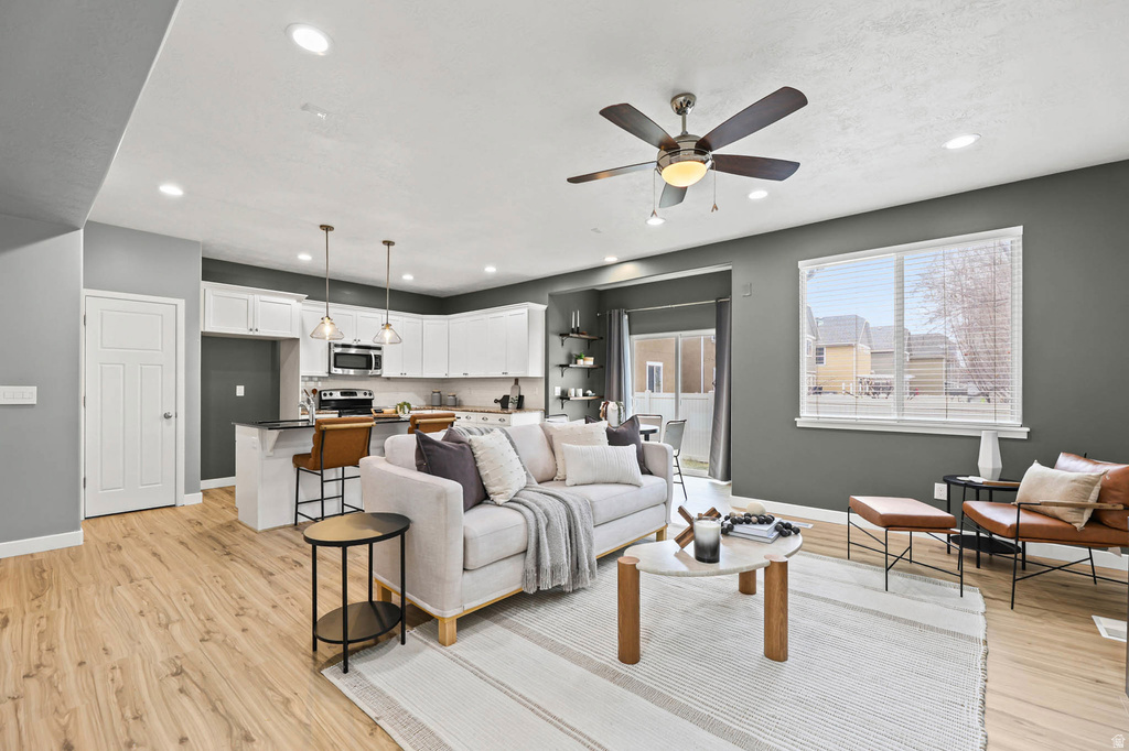 153 E CRESCENT LN Sandy, UT 84070