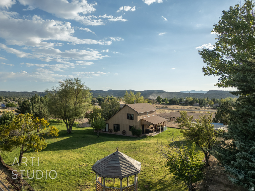 825 N HORSEMANS DR photo 2