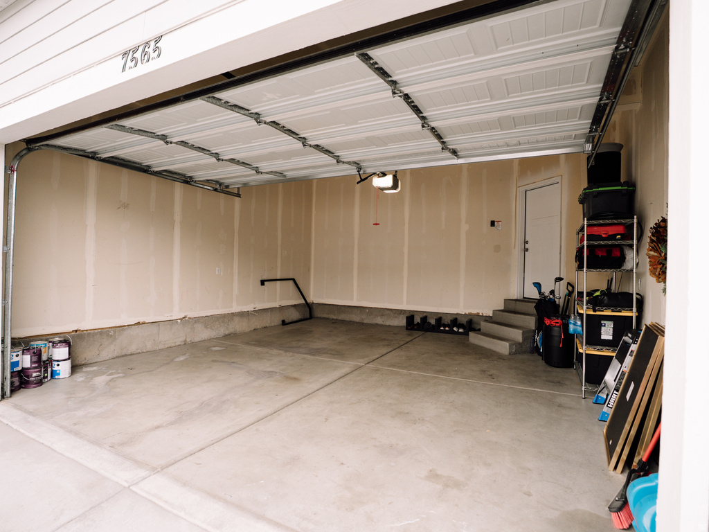 7565 N HUTCH LN Eagle Mountain, UT 84005