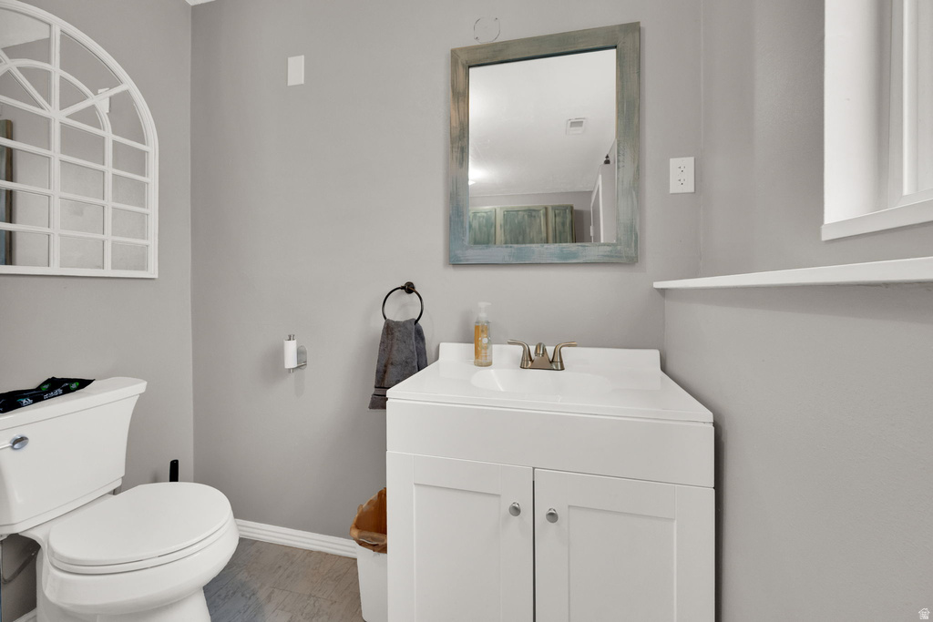 584 W 1350 N Clinton, UT 84015