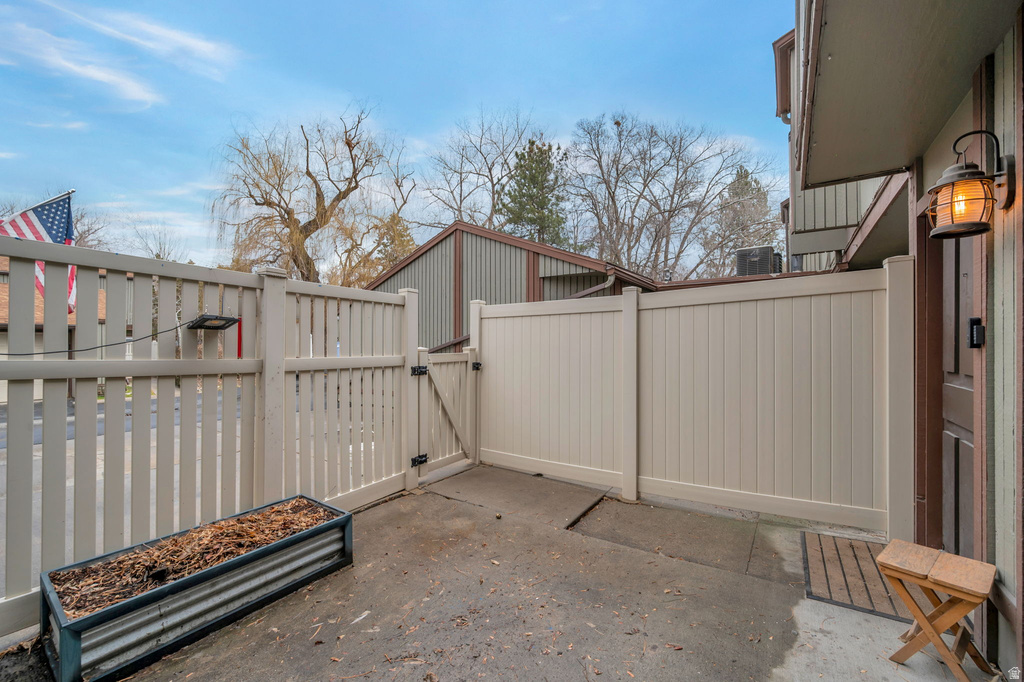 5504 S WILLOW LN Murray, UT 84107