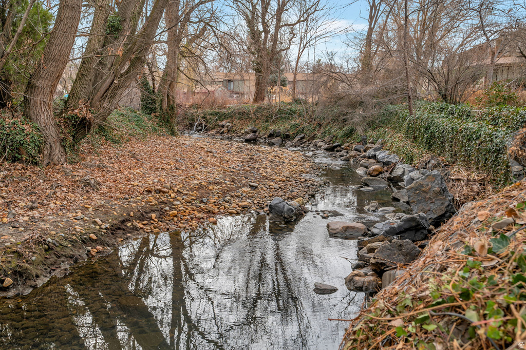 5504 S WILLOW LN Murray, UT 84107