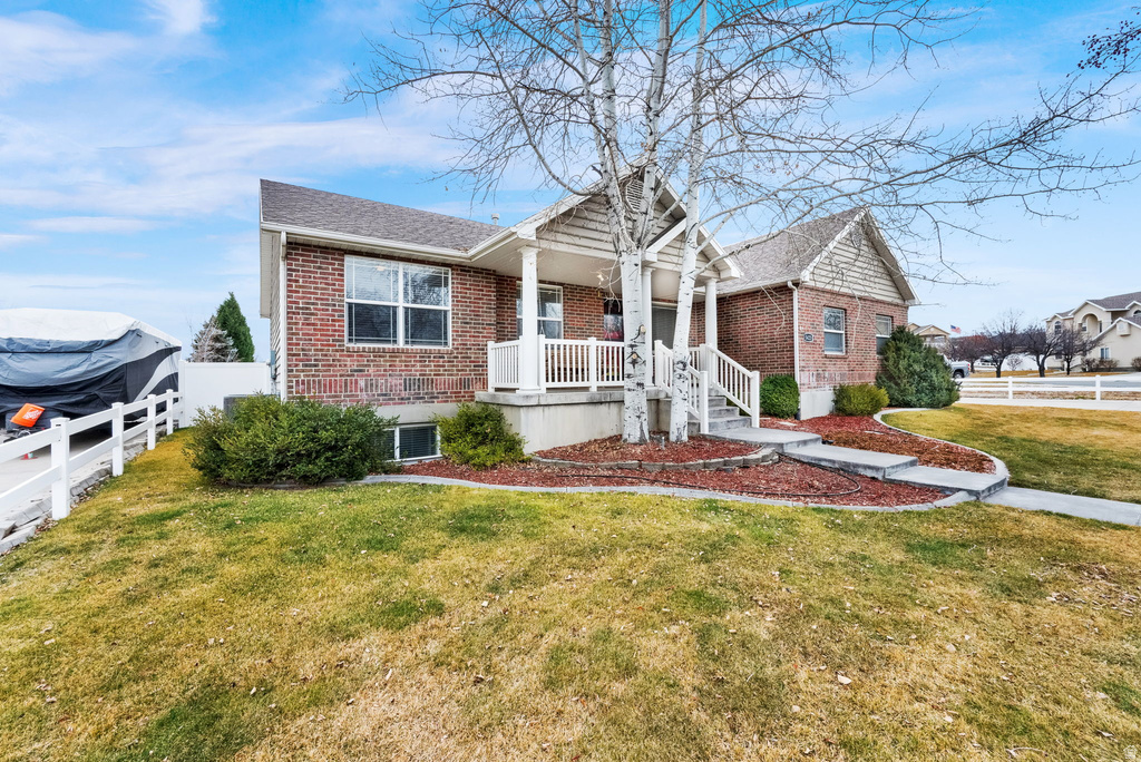 5423 W PILGRIM DR West Jordan, UT 84081