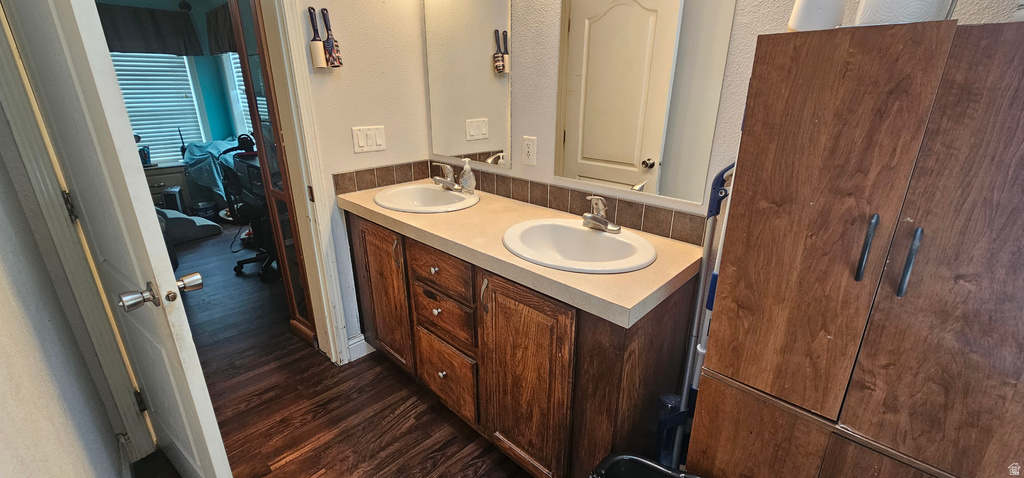 755 E PINE ST Wellington, UT 84542