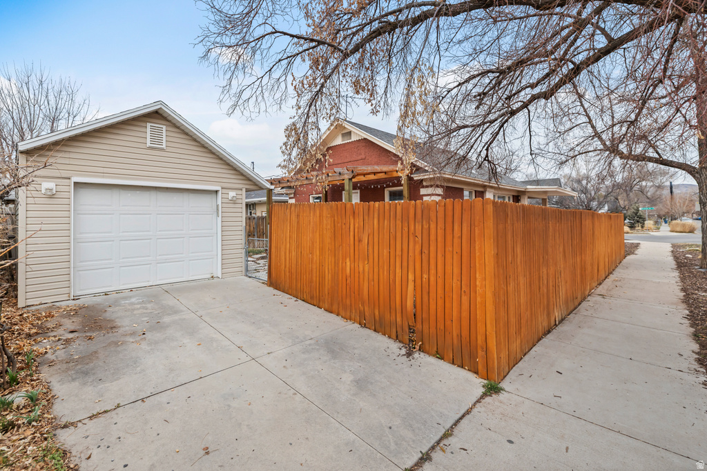 586 E BROWNING AVE Salt Lake City, UT 84105